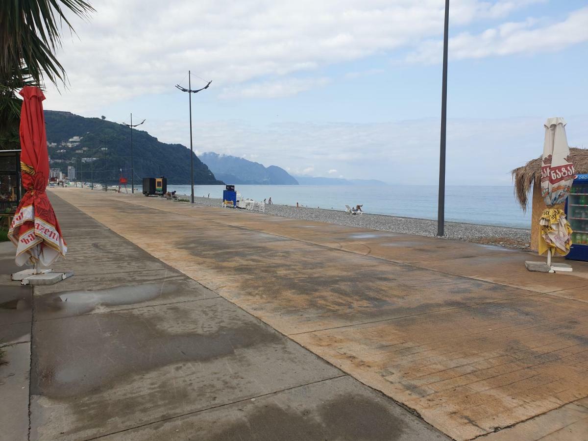 Apartment Near The Beach Batumi-Гонио Екстериор снимка