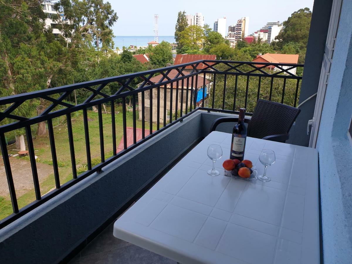 Apartment Near The Beach Batumi-Гонио Екстериор снимка